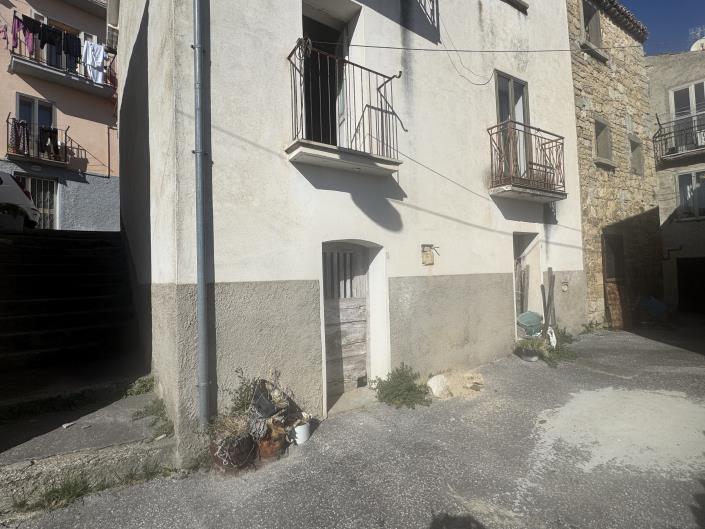 Image No.38-2 Bed Townhouse for sale