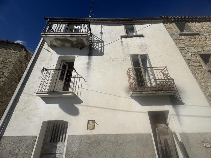 Image No.39-2 Bed Townhouse for sale