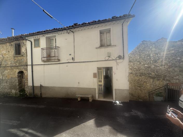 Image No.42-2 Bed Townhouse for sale