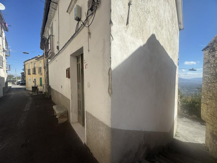 Image No.47-2 Bed Townhouse for sale