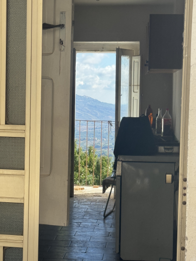 Image No.45-2 Bed Townhouse for sale