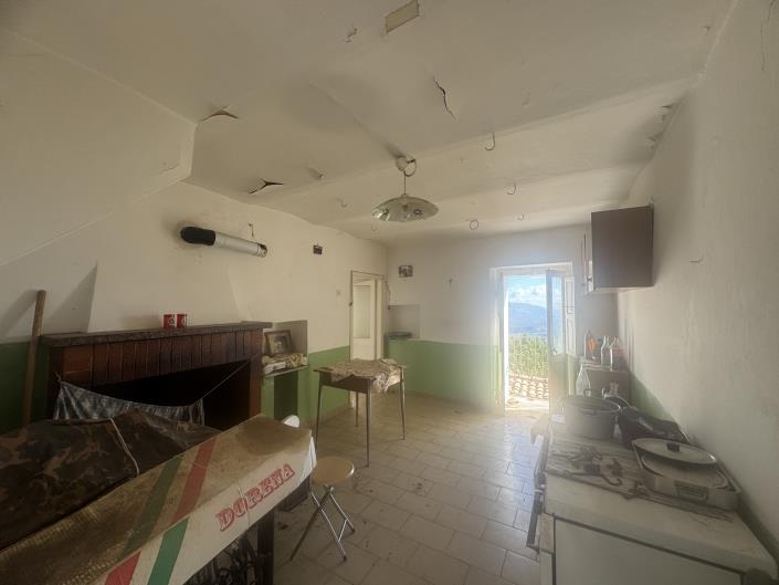 Image No.26-2 Bed Townhouse for sale