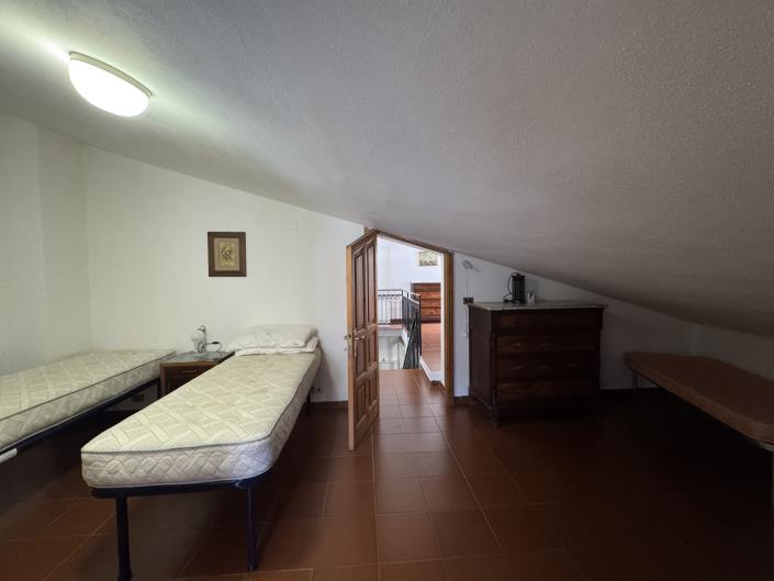 Image No.20-2 Bed Townhouse for sale