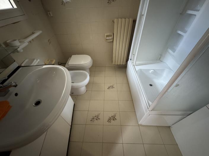 Image No.21-2 Bed Townhouse for sale