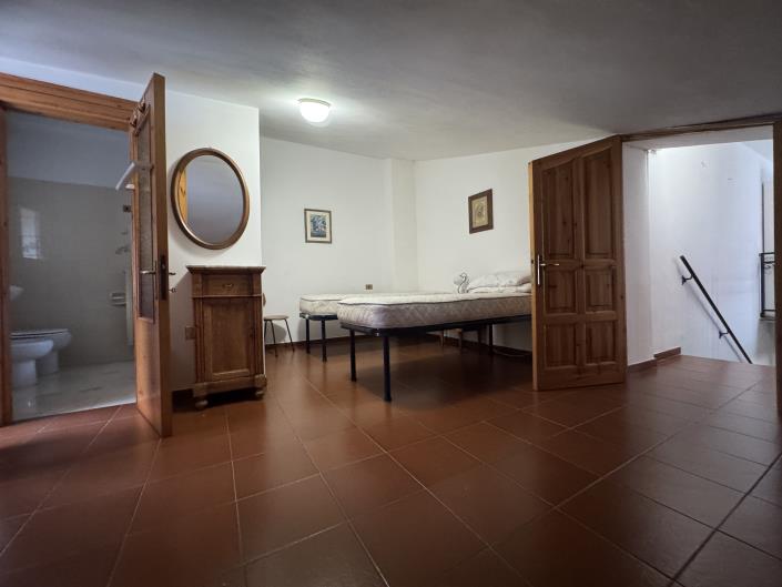 Image No.27-2 Bed Townhouse for sale