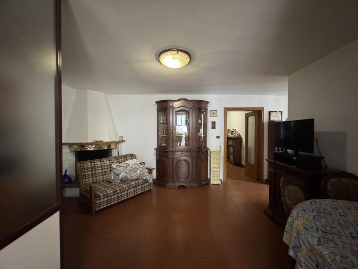 Image No.36-2 Bed Townhouse for sale