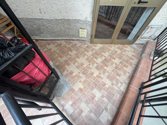 Image No.42-2 Bed Townhouse for sale