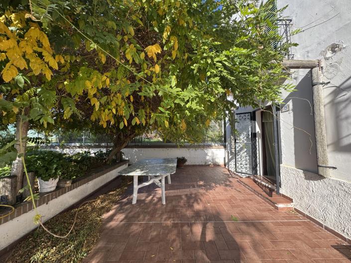 Image No.11-2 Bed Farmhouse for sale