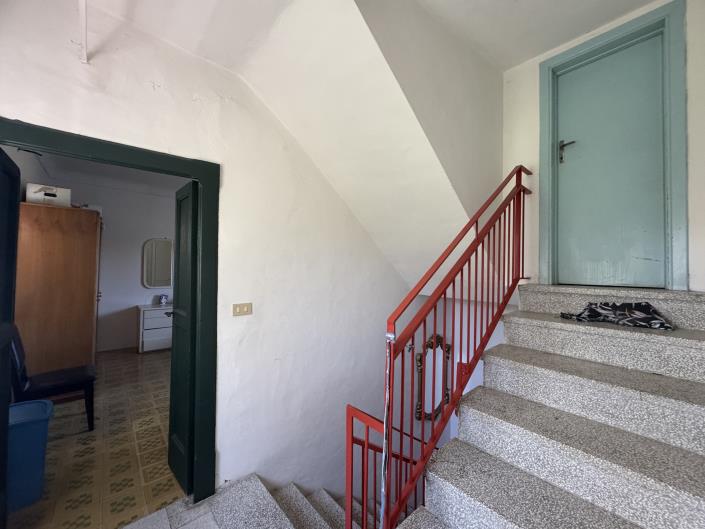 Image No.25-2 Bed Farmhouse for sale