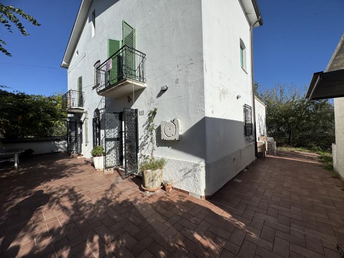 Image No.46-2 Bed Farmhouse for sale