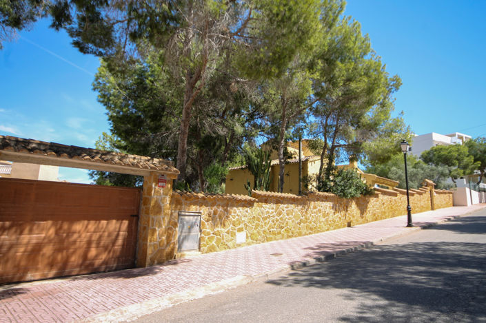 Image No.42-5 Bed Villa for sale