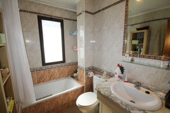 Image No.14-2 Bed House for sale