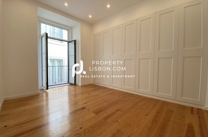 Image No.11-3 Bed Apartment for sale