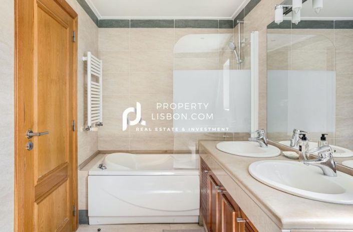 Image No.15-4 Bed Villa for sale