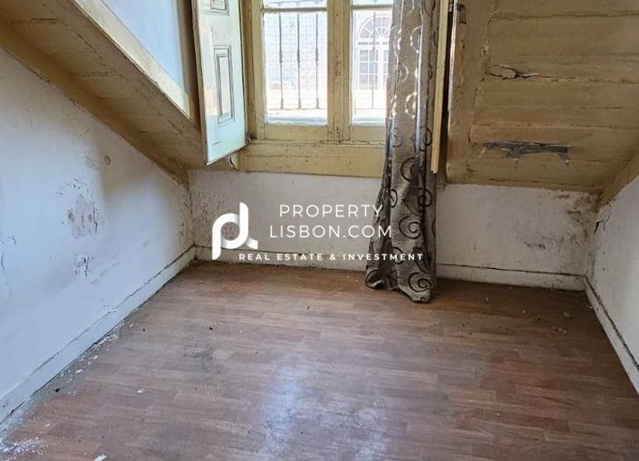 Image No.10-4 Bed Property for sale