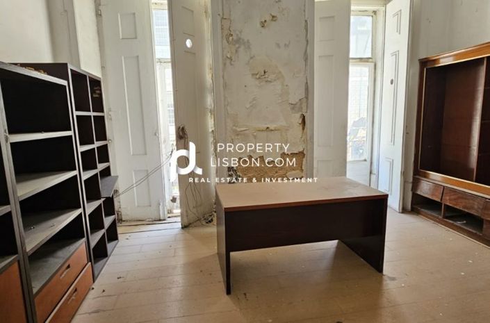 Image No.8-4 Bed Property for sale