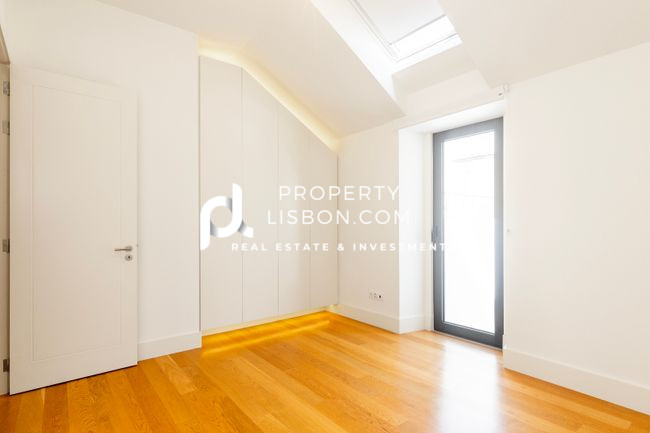 Image No.21-3 Bed Apartment for sale