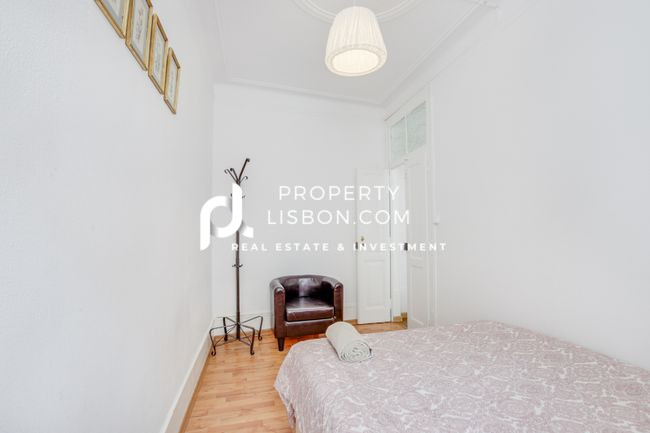 Image No.20-7 Bed Apartment for sale