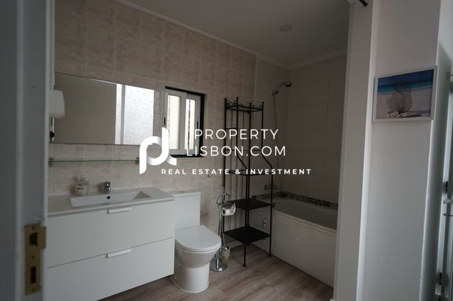 Image No.9-7 Bed Apartment for sale