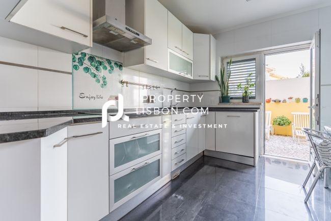 Image No.4-3 Bed House for sale