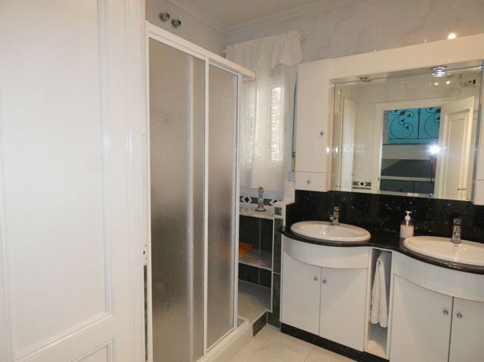 Image No.33-4 Bed Villa for sale