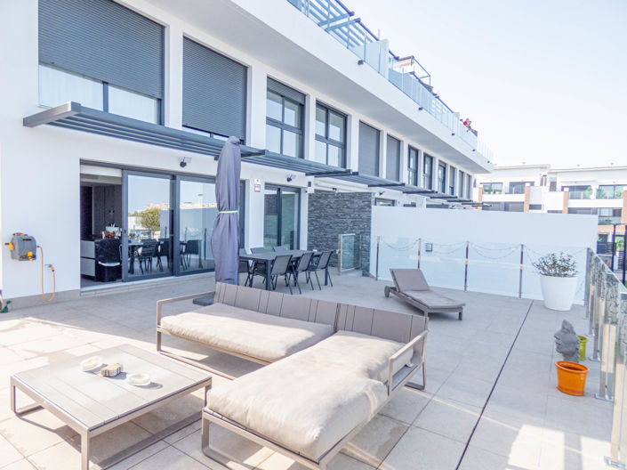 Image No.26-3 Bed Property for sale