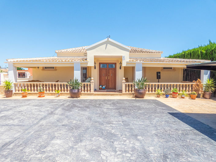 Image No.1-6 Bed Villa for sale