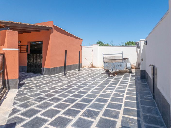 Image No.40-6 Bed Villa for sale