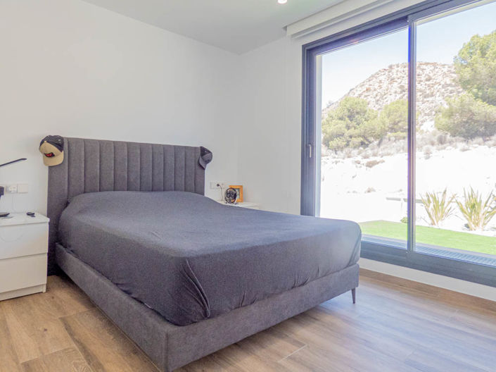 Image No.17-6 Bed Villa for sale