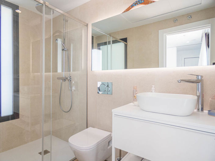 Image No.28-6 Bed Villa for sale