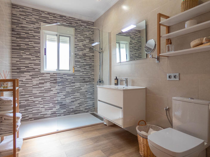 Image No.34-6 Bed Villa for sale