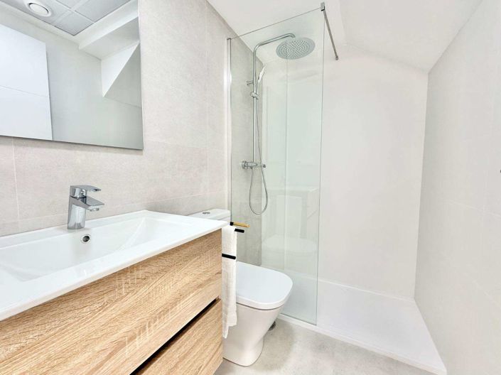 Image No.12-3 Bed Townhouse for sale