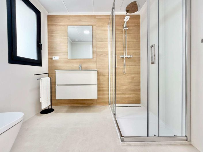 Image No.13-3 Bed Townhouse for sale