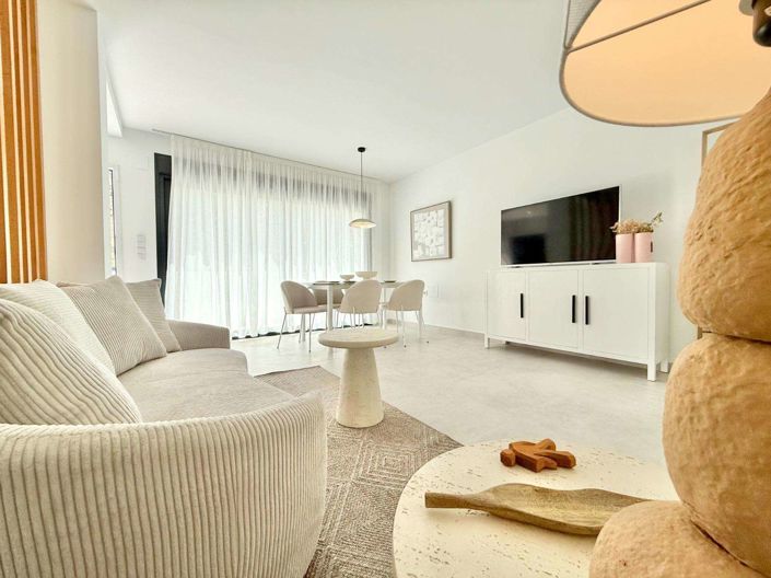 Image No.6-3 Bed Townhouse for sale