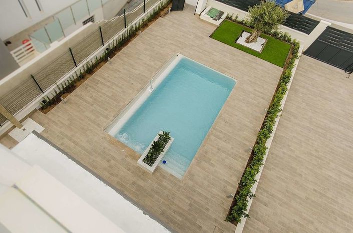 Image No.2-4 Bed Villa for sale