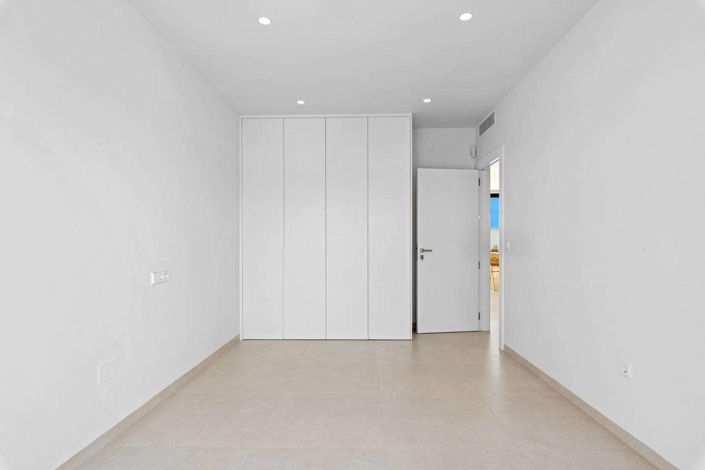 Image No.27-3 Bed Townhouse for sale