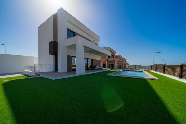 Image No.1-3 Bed Villa for sale