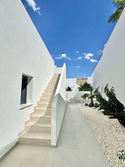 Image No.7-3 Bed Villa for sale