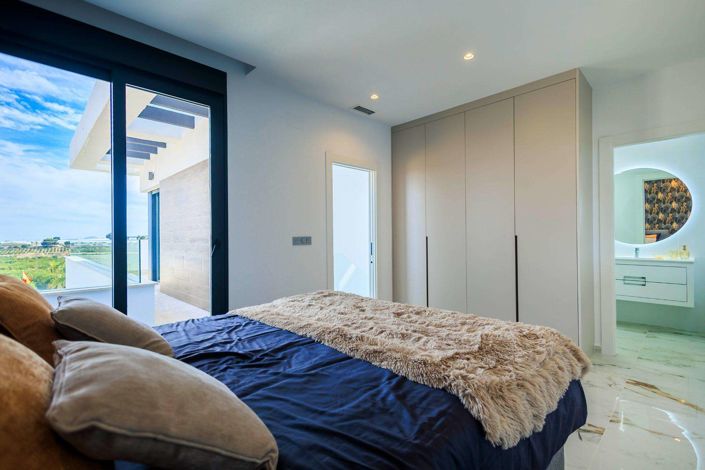 Image No.24-3 Bed Villa for sale