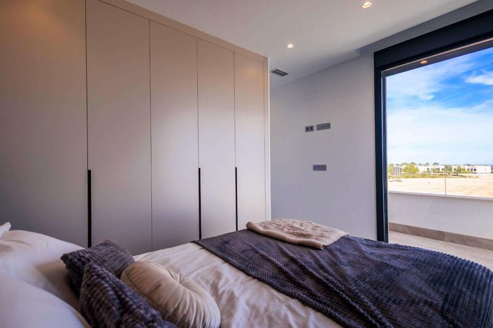 Image No.29-3 Bed Villa for sale