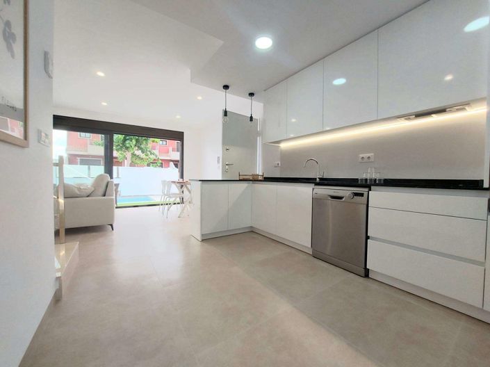 Image No.5-3 Bed Villa for sale