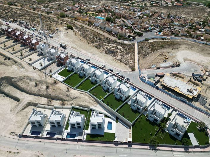 Image No.24-3 Bed Villa for sale