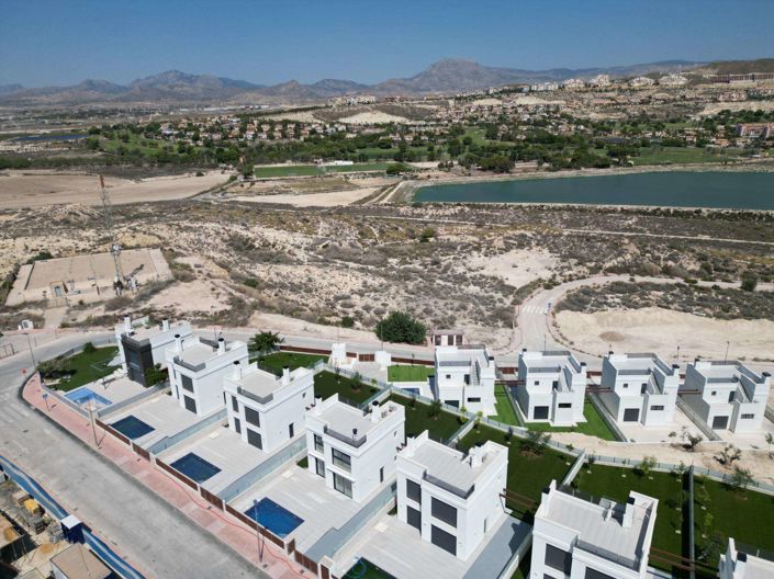 Image No.30-3 Bed Villa for sale