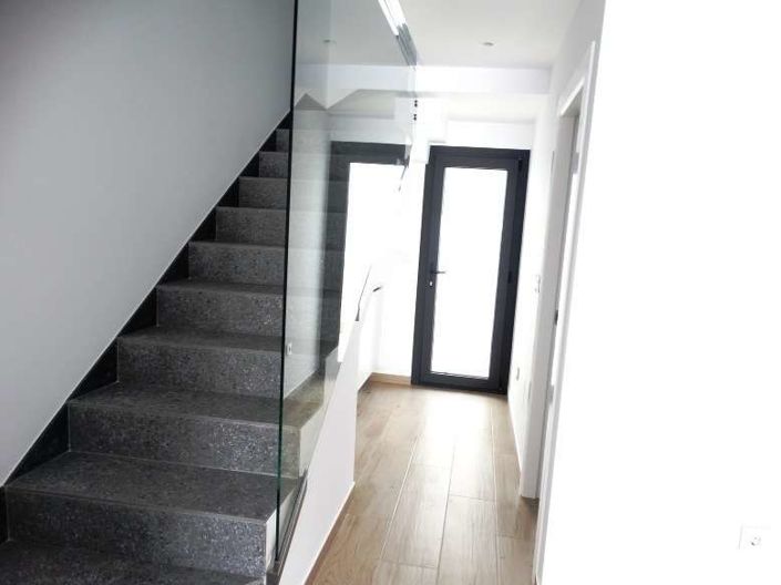 Image No.4-3 Bed Semi-Detached for sale