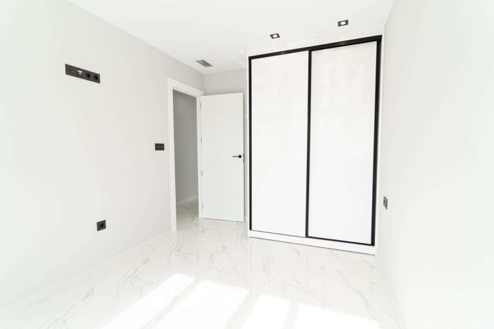 Image No.25-4 Bed Villa for sale