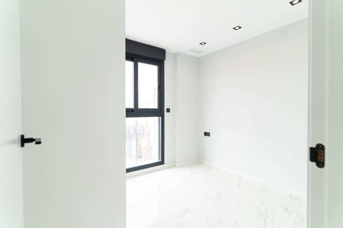 Image No.31-4 Bed Villa for sale