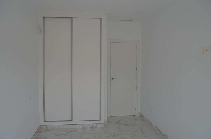 Image No.15-4 Bed Villa for sale