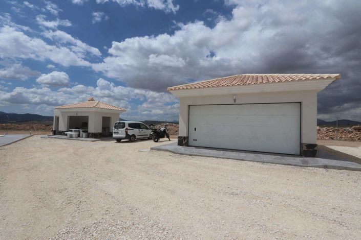 Image No.10-4 Bed Villa for sale