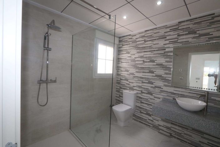 Image No.28-4 Bed Villa for sale