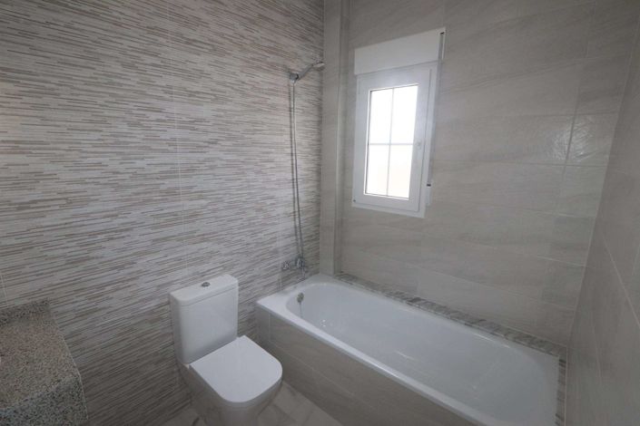 Image No.29-4 Bed Villa for sale